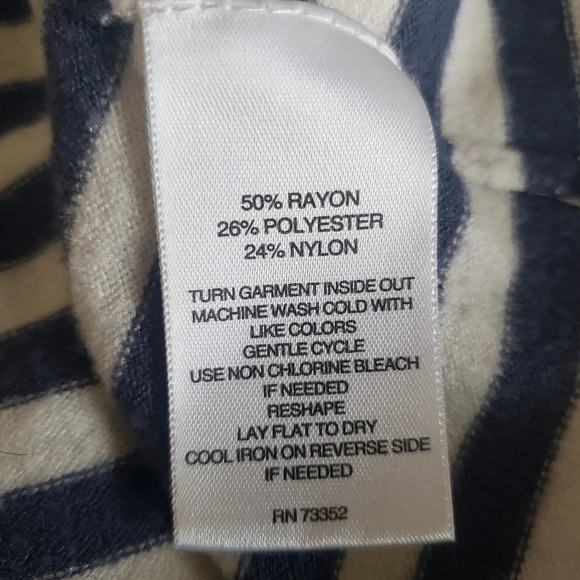 Hannah Striped V-neck Lightweight Nylon Blend Pullover Sweater - Picture 6 of 7